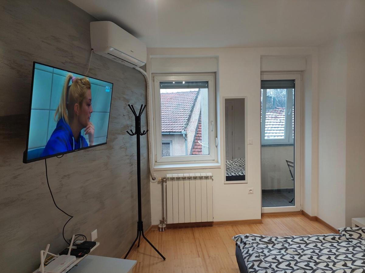 City Passage Apartments- Rooms Újvidék Kültér fotó