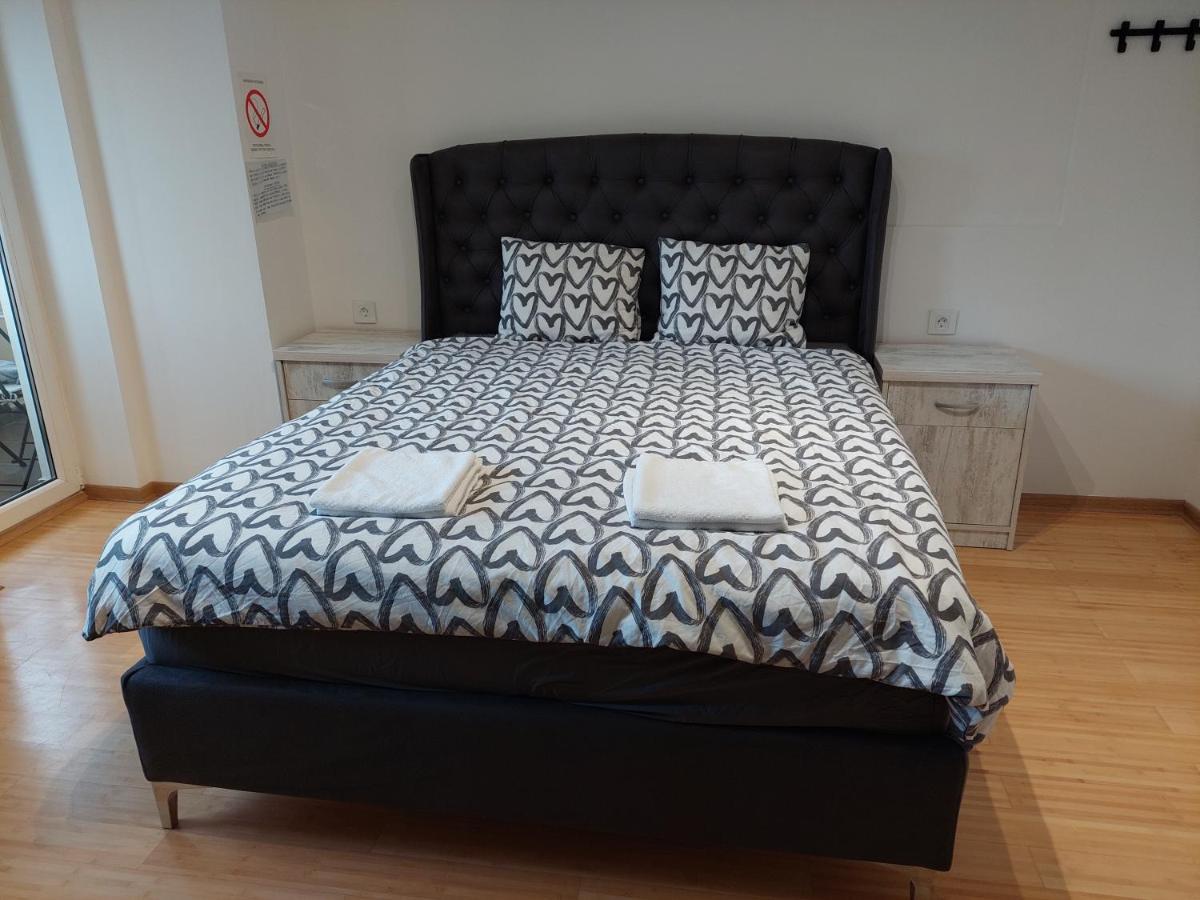 City Passage Apartments- Rooms Újvidék Kültér fotó