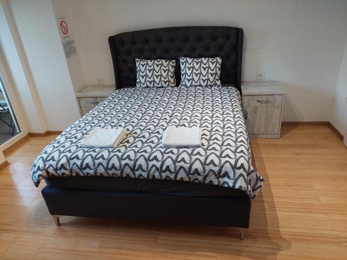 City Passage Apartments- Rooms Újvidék Kültér fotó